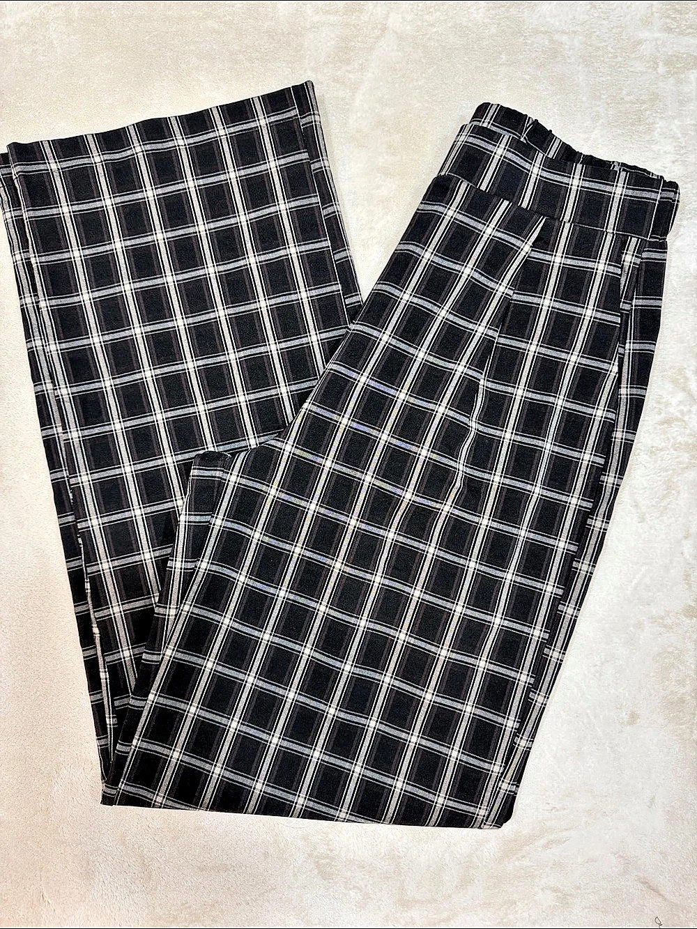 ARDENE Plaid Bermuda Shorts in Black & White Size Small